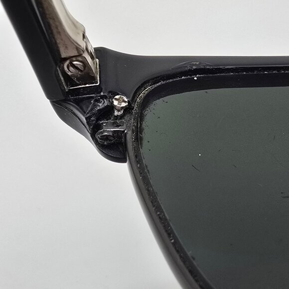 Maui Jim MJ-257-17C Kawika Black Frame Polarized Gray Gradient Lens Sunglasses - Picture 8 of 16